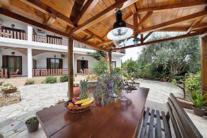 Vergonis Studios