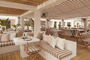 Muscat Hills Resort