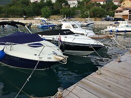 Captain's Club