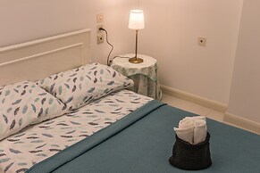 Agios Ioannis Luxurious Beachfront Apt