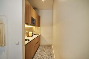 Pause Apartments