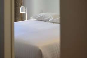 Pause Apartments