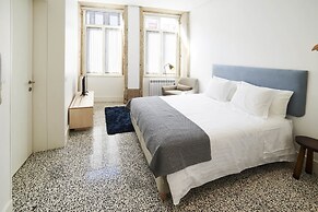 Pause Apartments