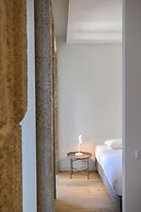 Pause Apartments