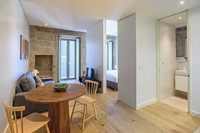 Pause Apartments