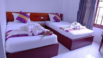 NuttyPhoy Hotel