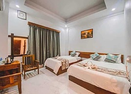 NuttyPhoy Hotel