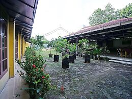 Hotel O Wisma Empat Lima Syariah