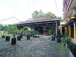 Hotel O Wisma Empat Lima Syariah