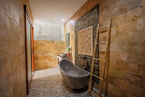 Ubud Paras Villa