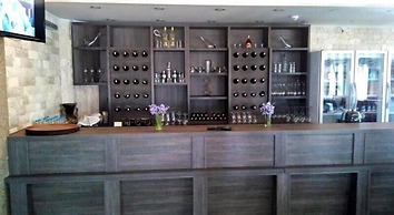 Rey Manes Hotel