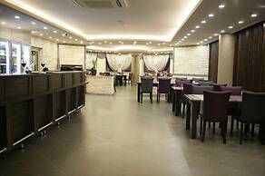 Rey Manes Hotel