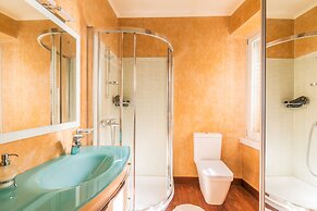 Mouragia Luxury Seaview Suite by Konnect