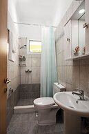 Traditional Rustic Maisonette and House by Konnect