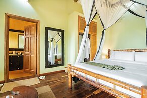 Buffalo Safari Lodge