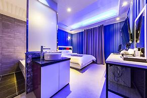 LA View Hotel