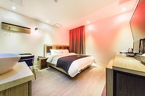 LA View Hotel