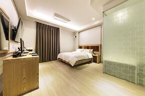 LA View Hotel