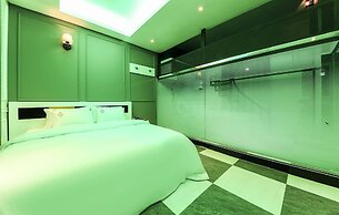 LA View Hotel