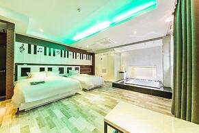 LA View Hotel