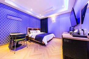 LA View Hotel