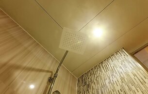 LA View Hotel