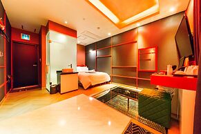 LA View Hotel