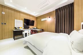 LA View Hotel