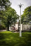 Maypole Inn