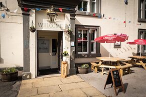 Maypole Inn