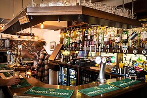 Maypole Inn