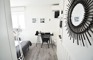 JR Studios & Suites