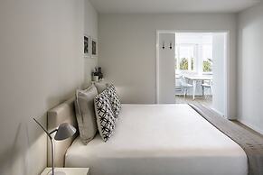 JR Studios & Suites