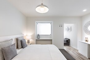 JR Studios & Suites