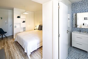 JR Studios & Suites