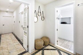 JR Studios & Suites
