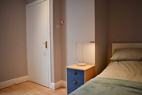 Charming 2 Bedroom Cottage in Central Location