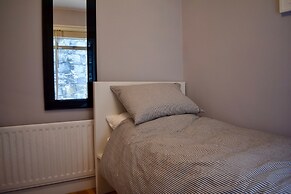 Charming 2 Bedroom Cottage in Central Location