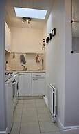 Charming 2 Bedroom Cottage in Central Location