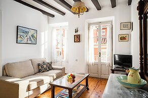 Philarmonic Orchestra Apartment By Konnect