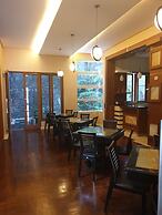 Omahqu Guest House