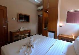 Omahqu Guest House