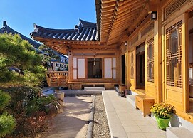 Wiyeonjae Hanok Stay