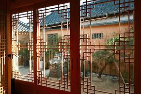 Wiyeonjae Hanok Stay