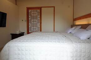 Wiyeonjae Hanok Stay