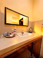 Cave Beach Bungalow