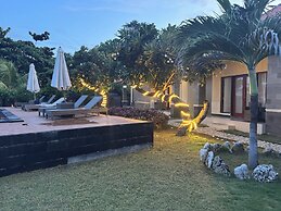 Cave Beach Bungalow
