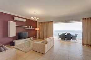 Seafront LUX Apartment wt Pool, Upmarket Area