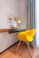 Hangzhou Backlighting Inn