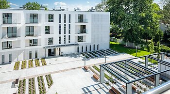 Apartments with Event Space & Hot Tub